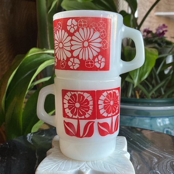 Vintage Set of 4 Fire King Daisy + Sunflower Anchor Hocking Milk Glass Mugs - Picture 9 of 11